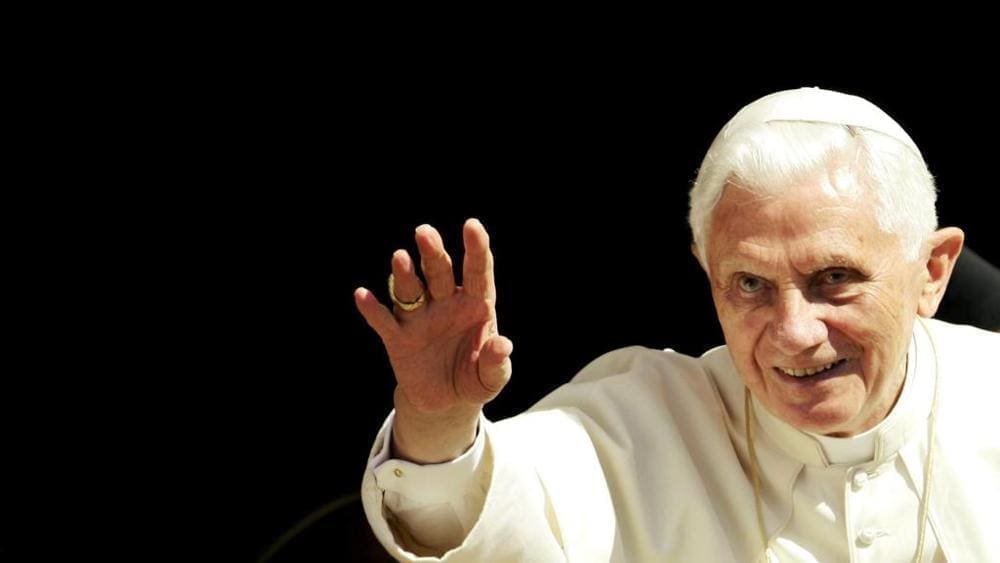 Ratzinger e la pedofilia: «Il collasso spirituale è cominciato nel ’68». Della serie, scherzi della memoria in Vaticano