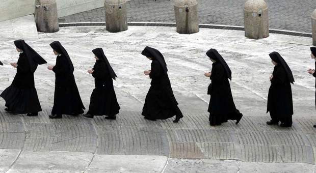 Bolzano. «Avevo dieci anni e una suora mi costrinse a un rapporto sessuale»