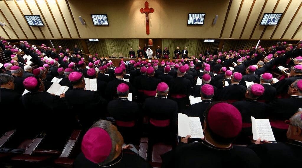 Falsi che più falsi non si può. I vescovi italiani e l’obbligo morale di denunciare all’autorità civile.