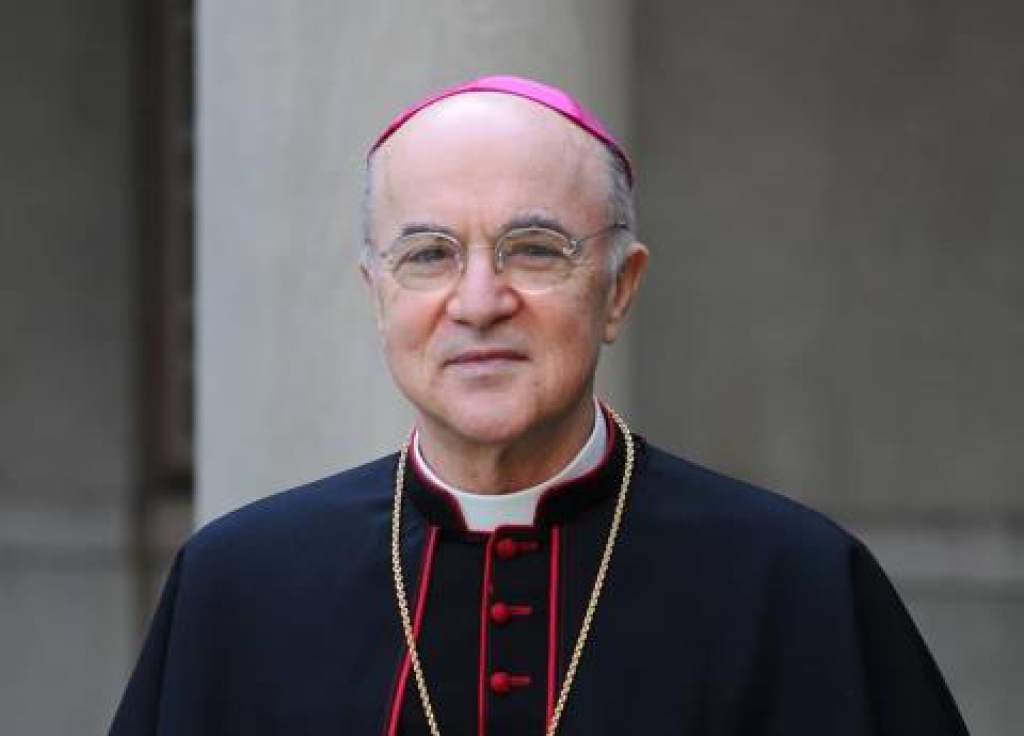 L’inedito Viganò investe il numero tre della curia