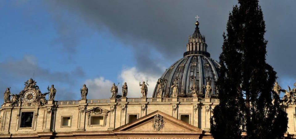 Abusi sessuali in Vaticano?/ Chiesto processo per due preti (Quarto grado)
