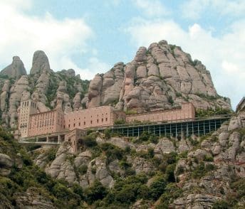 Pedofilia, i sacerdoti predatori dell’abbazia di Monserrat