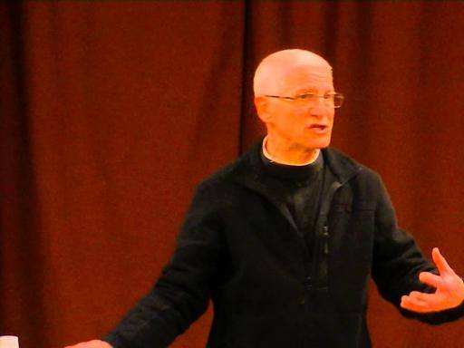 Abusi sessuali su due fratelli: finisce nei guai sacerdote di Aulla