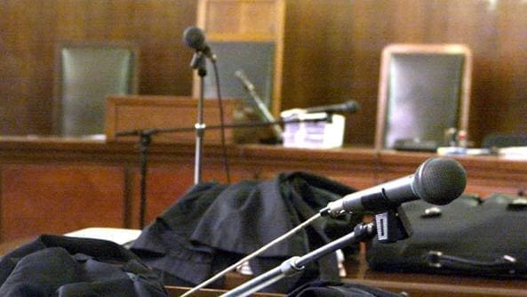 Pedofilia, trasferito il parroco condannato