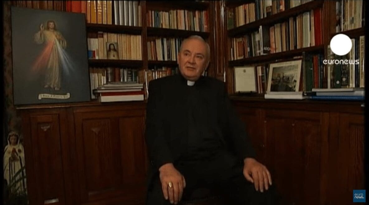 Pedofilia, accusato in Irlanda ex segretario di tre Papi
