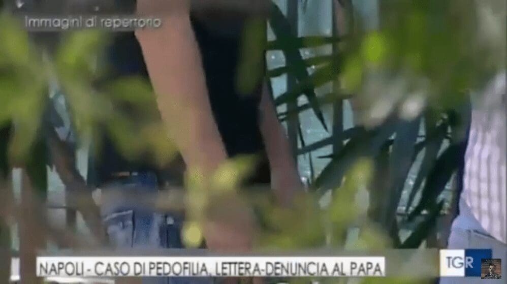 “Coprì gli abusi del prete pedofilo”. Denuncia al Papa contro il cardinale Sepe