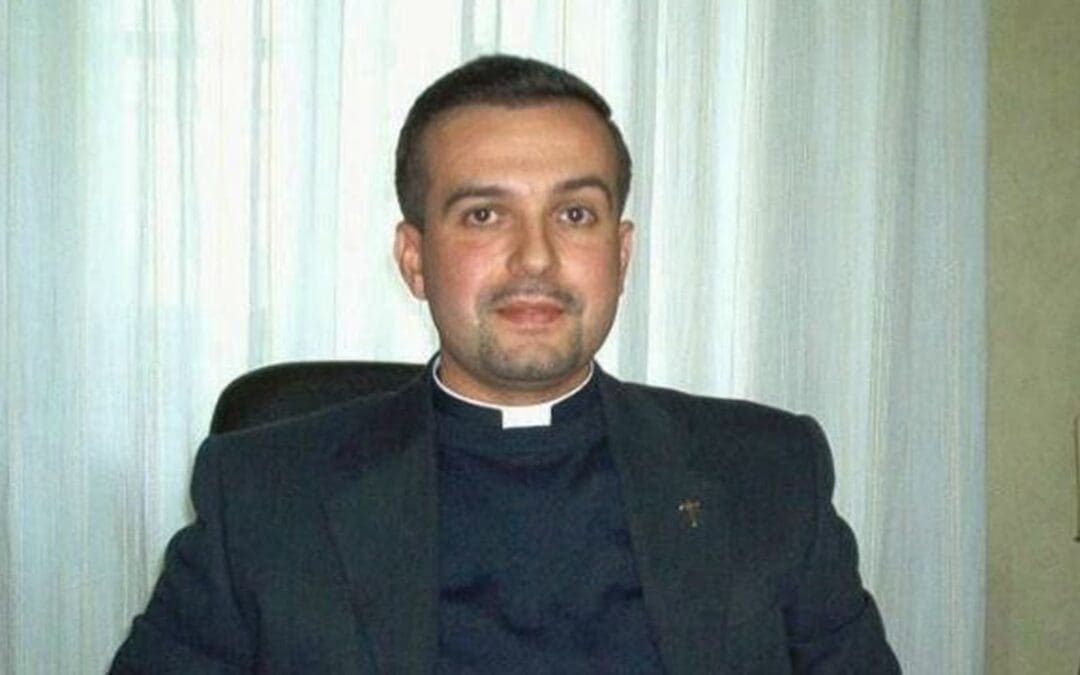 Violenza sessuale su 17 ragazzini: ex parroco di Belcastro condannato a 11 anni e sei mesi in Cassazione