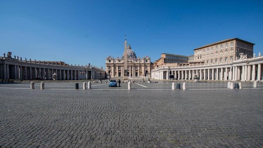 Lotta alla Pedofilia, il Vaticano pubblica un manuale per i vescovi. “Le denunce anonime non verranno più scartate”