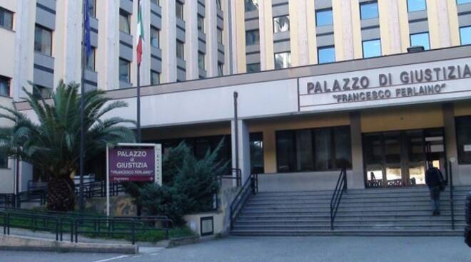 Violentò 15 minorenni nel Catanzarese, prete pedofilo condannato