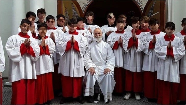 Dopo la denuncia al sacerdote Raúl Sidders per abusi sessuali, la conferma ci siano altre vittime nella stessa scuola a La Plata
