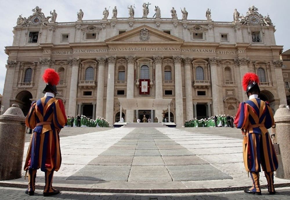 Condannato a 6 anni e 4 mesi dal tribunale italiano, la chiesa assolve don Mauro Galli
