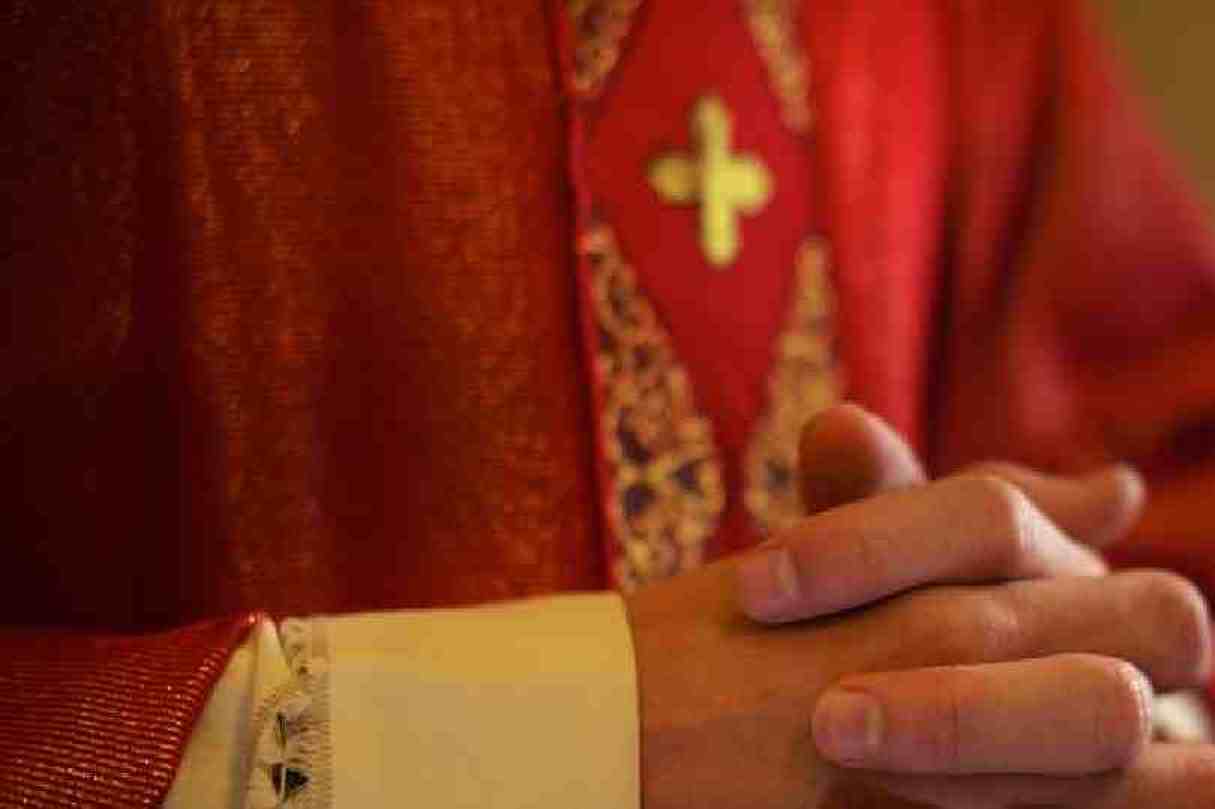 Violenza sessuale: prete a giudizio per pedofilia