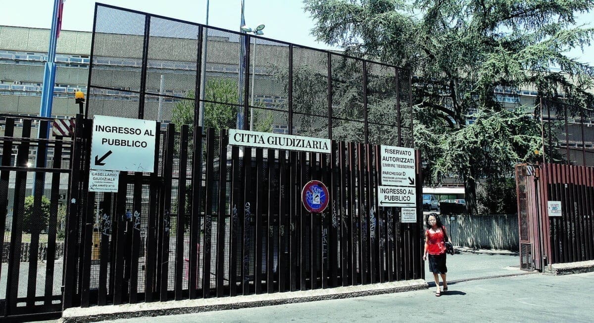 ABUSI SUI CHIERICHETTI DEL PAPA – Il via al processo italiano promosso dalla Rete L’ABUSO.