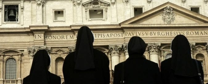 Suore abusate, la Chiesa è sorda al #metoo. “Ho denunciato violenze, non è servito a nulla”
