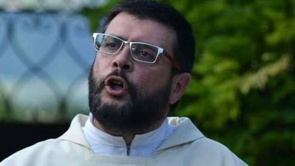 Processo al parroco: «La curia ci disse di non denunciare»