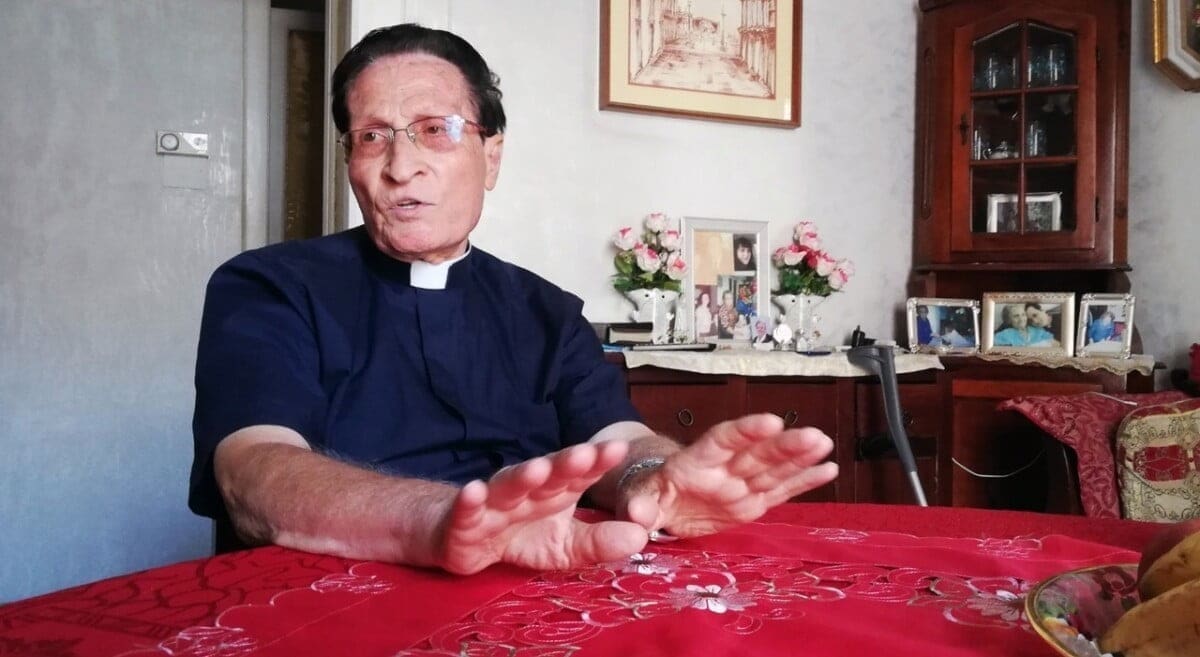 Scontata la pena per atti sessuali su minori, l’ex prete: “Voglio tornare a dire messa”
