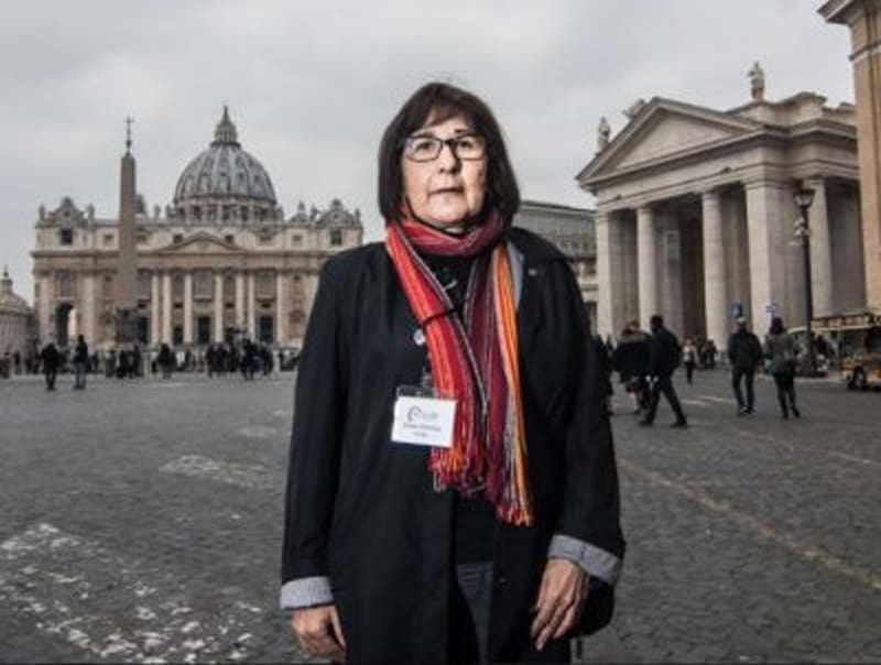 ECA Global – I sopravvissuti Chiamano Papa Francesco per la scoperta di 215 bambini indigeni delle scuole residenziali sepolti senza dignità.
