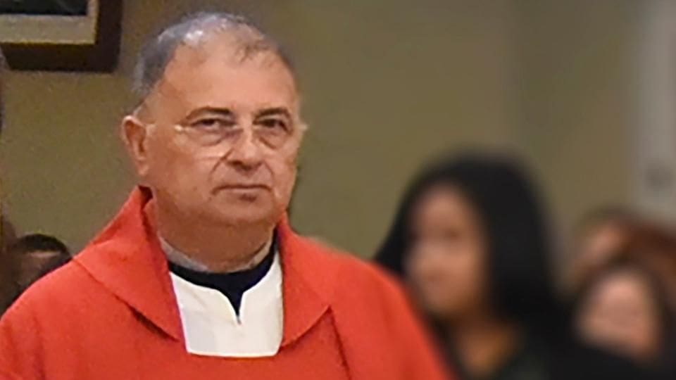 Prete sotto falso nome, ora andrà a processo