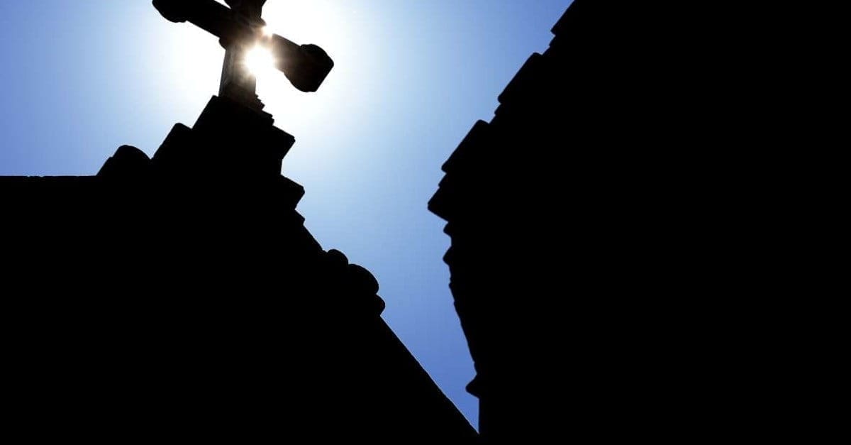 Violentò un ragazzo, quattro anni all’ex frate. Gli abusi fra il 2014 e il 2017 a Villa Picco di Arona