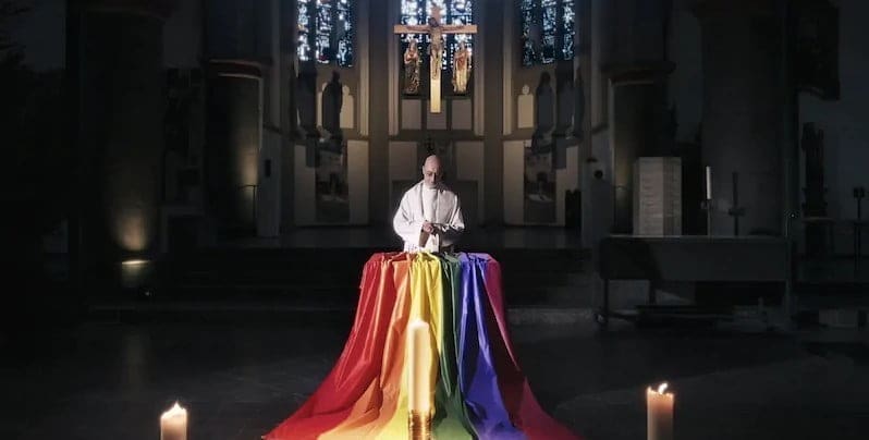 Il più grande coming out nella storia della Chiesa cattolica