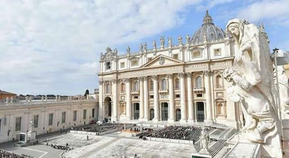 Prete terapeuta accusato di pedofilia iscritto al convegno vaticano sul sacerdozio: choc tra le vittime