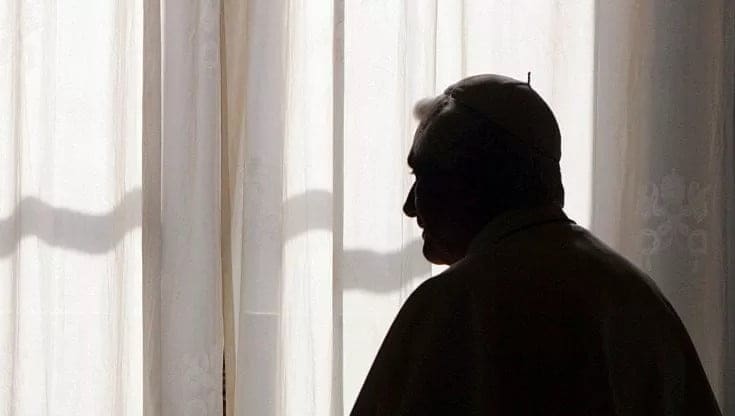 Vaticano, i casi di pedofilia: “E ora indaghiamo anche in Italia”, ma i vescovi sono divisi