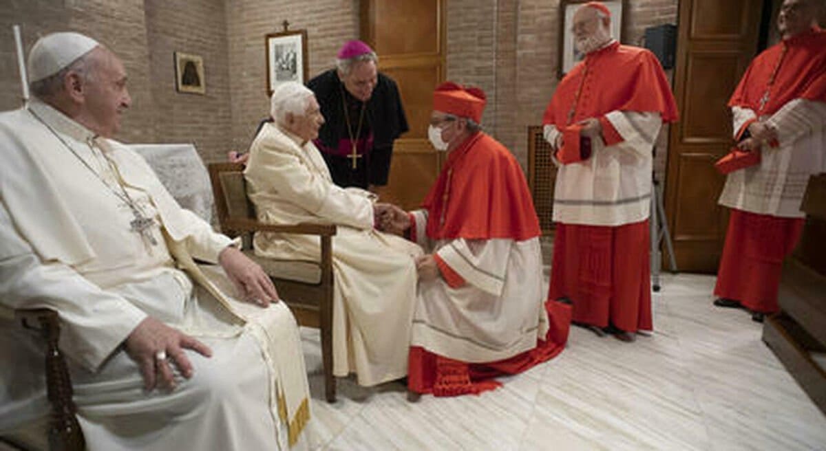 Abusi nella chiesa, Cei frena sulle commissioni d’inchiesta ma le vittime si organizzano: on-line il primo archivio dei pedofili italiani