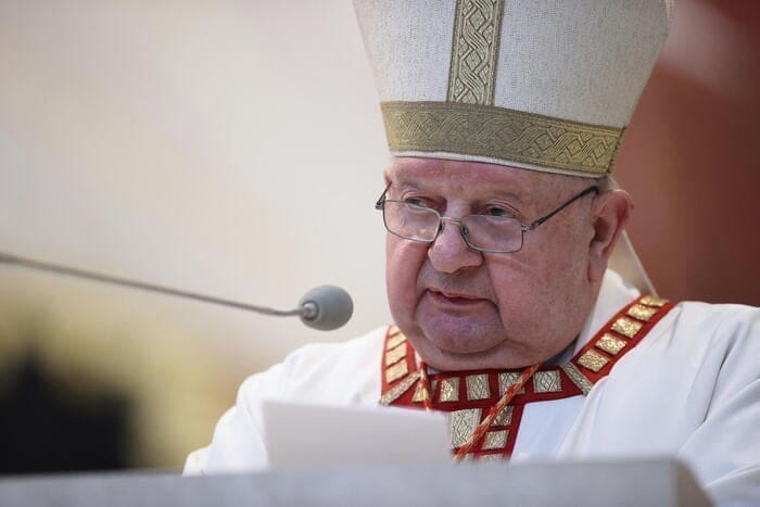 Il Vaticano scagiona Dziwisz dalle accuse di aver coperto abusi