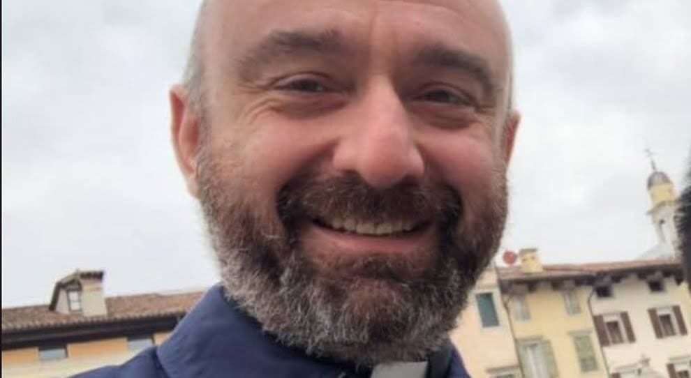 «Nessuna violenza sessuale da parte di don Segalini, solo goliardia diffusa e condivisa nel gruppo»