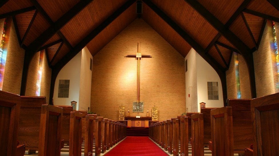 L’ex sacerdote risarcito dalla Chiesa per abusi d’infanzia