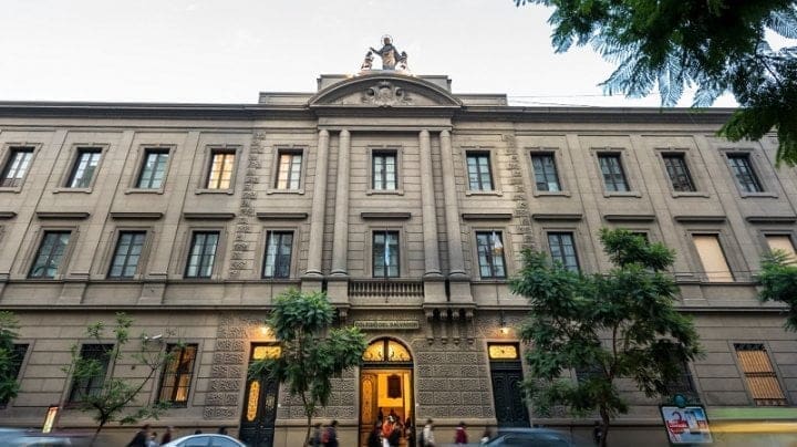 La menzogna di Francesco.  Denunciano abusi e insabbiamenti in un importante collegio dei Gesuiti ai tempi di Bergoglio
