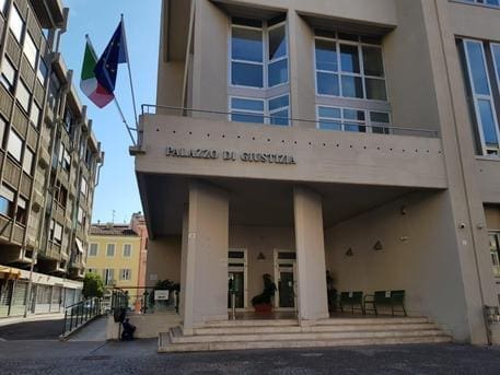 Ex prete accusato di abusi, via al processo