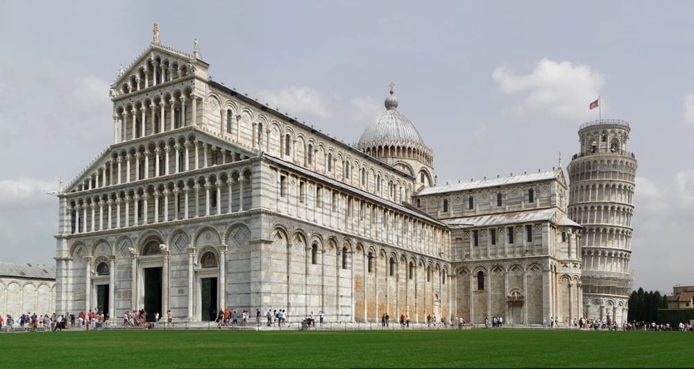 Così don Luigi ci ha molestati per anni davanti a tutti