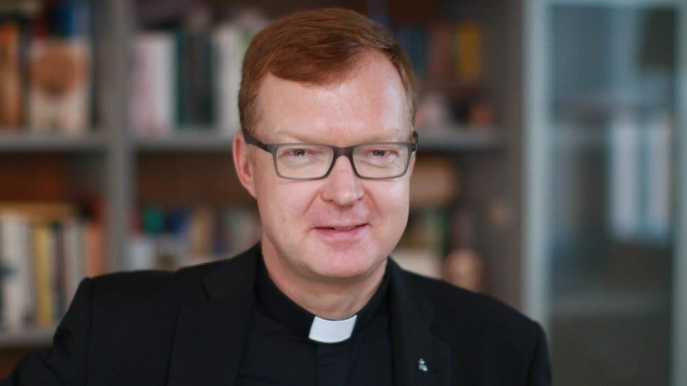 Parla padre Zollner: “Oggi la prevenzione dipende dall’ammettere le realtà del passato”