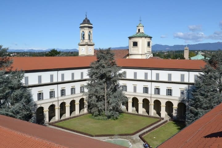 Don Alberto Lucchina isolato al seminario di Seveso