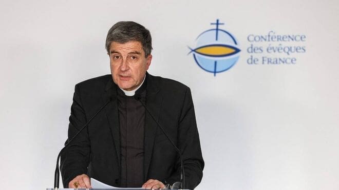 Francia: la Chiesa sprofonda in un mare di scandali e con il 10% dei vescovi costretti a dimettersi