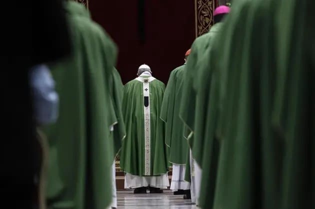 Archivi bruciati e preti trasferiti. Gli abusi della chiesa in Svizzera