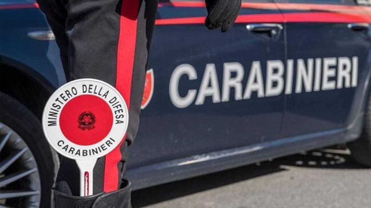 Ex prete pedofilo condannato, adescava minori con regali e soldi