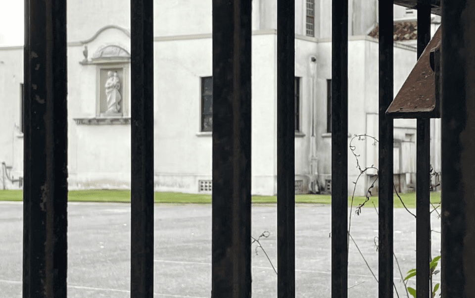 “Il diavolo era in quell’edificio”: gli oscuri segreti degli orfanotrofi della chiesa di New Orleans