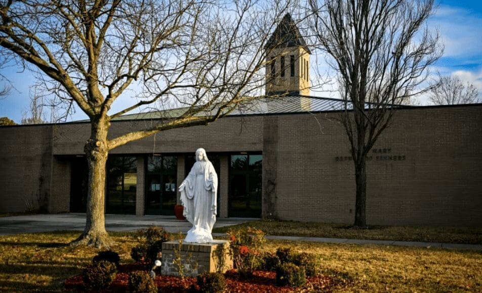 Il dato del New Sun amplia l’elenco delle persone accusate di abusi sulla Chiesa cattolica oltre l’arcidiocesi di Baltimora