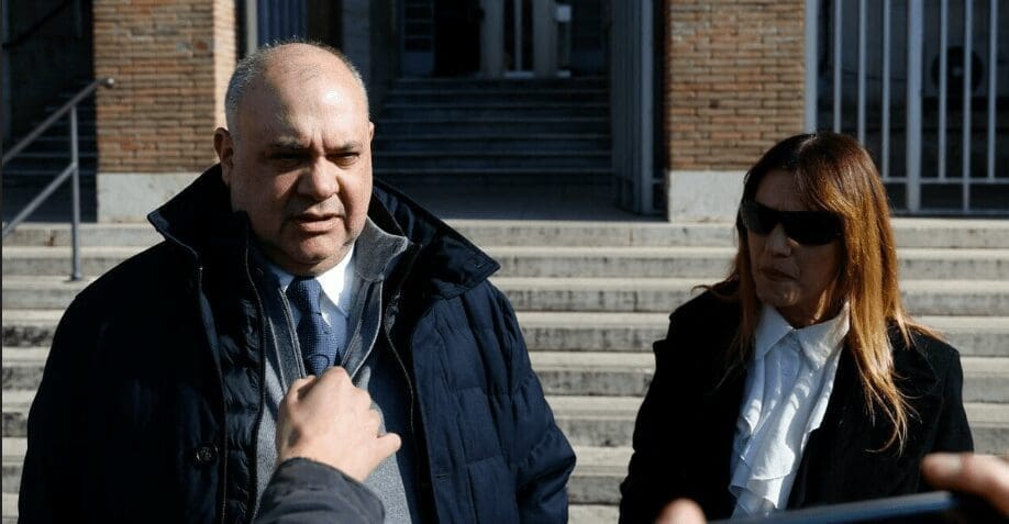 Al via il processo al prof pedofilo, l’avvocato delle vittime: «Molti sapevano, anche la Diocesi ha una responsabilità civile»