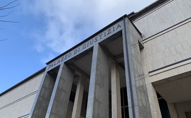 Processo al vescovo Gisana, giudice si riserva sulle parti civili