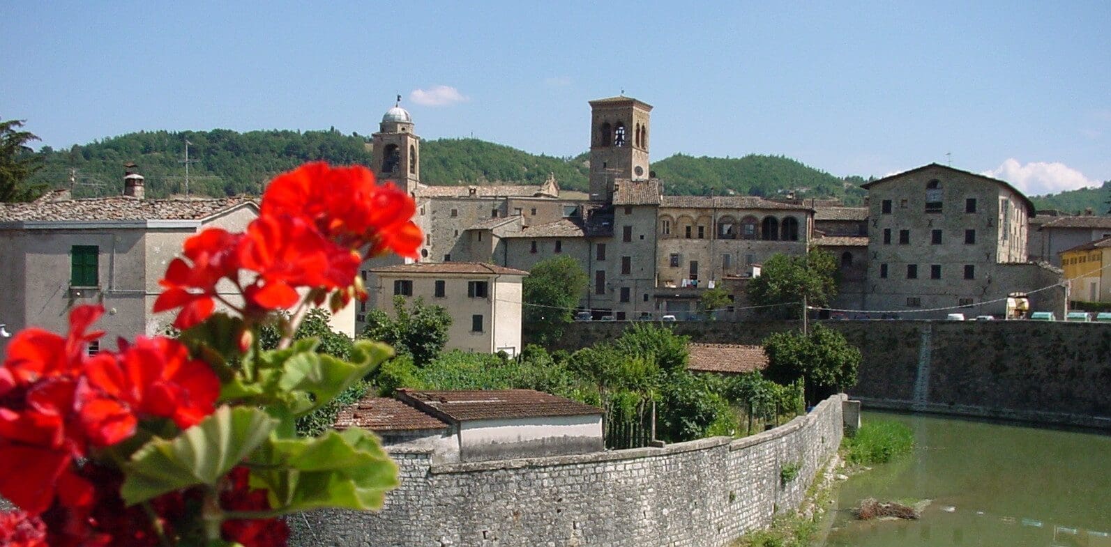 Italia: irruzione della polizia nella casa di un prete di Neuchâtel