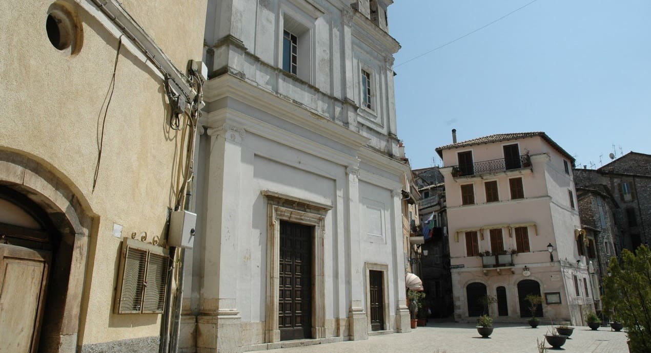 Carpineto Romano, ordine di carcerazione per Padre Perez: è accusato di abusi su minori