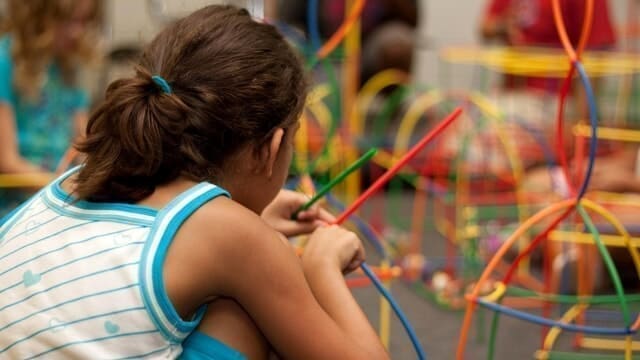Una bimba di 7 anni è stata violentata da un ecclesiastico 83enne