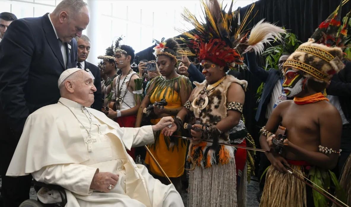 Preti pedofili abbandonati nel Pacifico