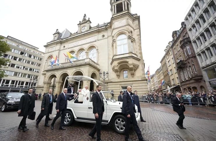 L’orribile eredità degli abusi in Belgio offusca il viaggio del Papa