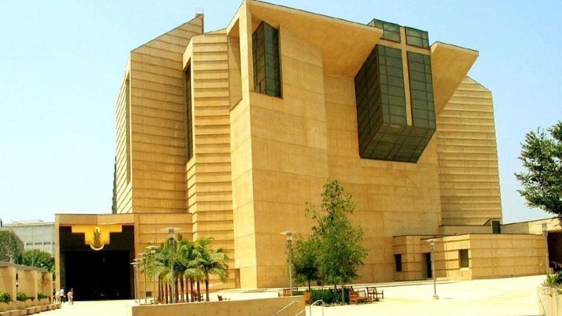 Arcidiocesi di Los Angeles patteggia, 880 milioni per le cause per abusi sessuali
