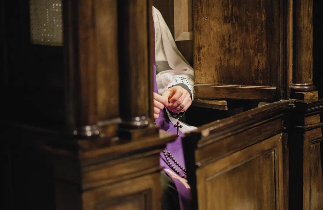 Quei ladri d’innocenza e l’indifferenza mortale dell’Italia laica