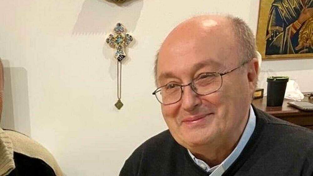 Materiale pedopornografico sul telefono di un sacerdote, le dichiarazioni del vescovo Mazzafaro